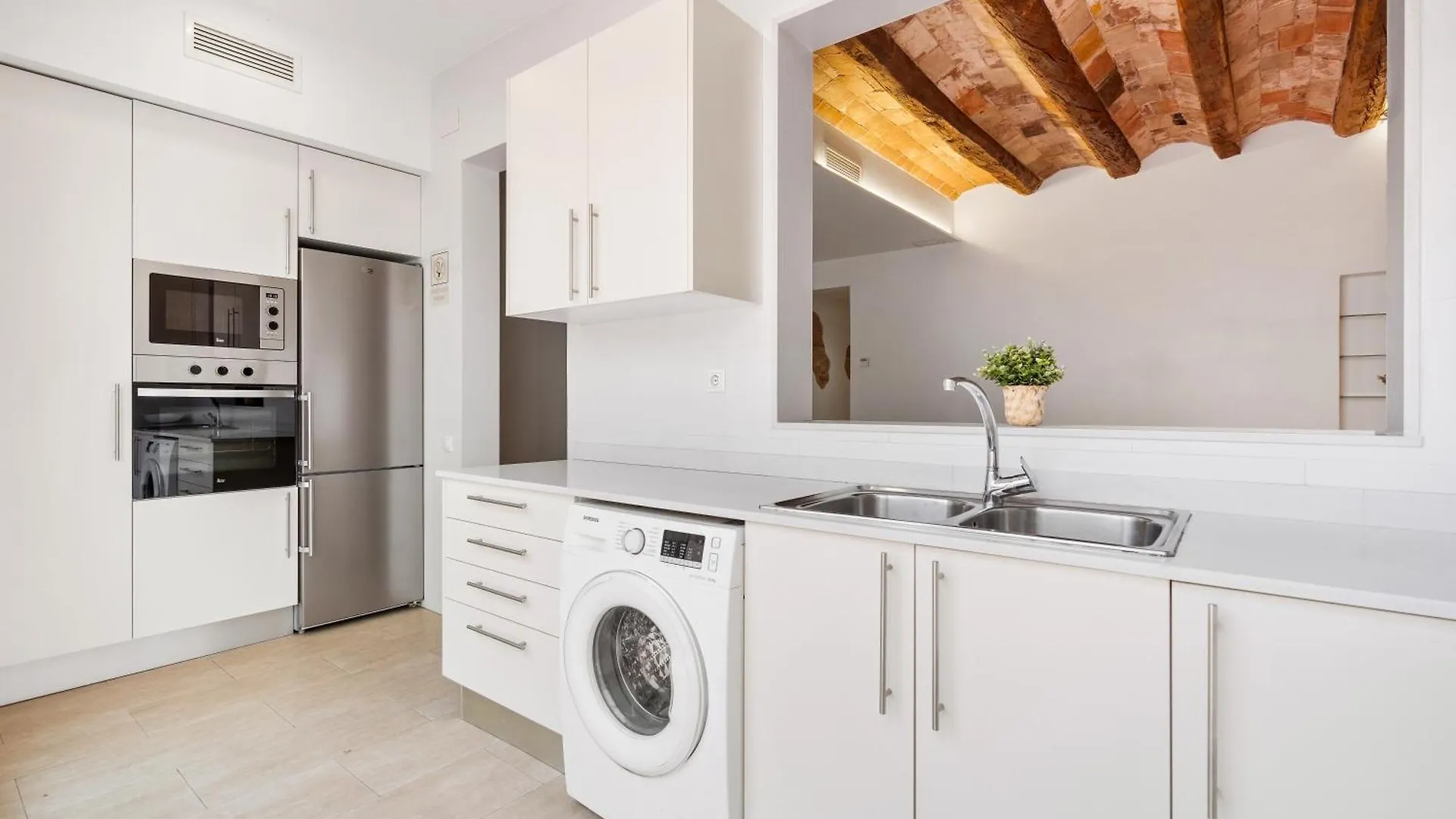 Grcia Charm Sunlit Terrace, Ac & Exposed Brick Apartamento Barcelona 0*,  Espanha